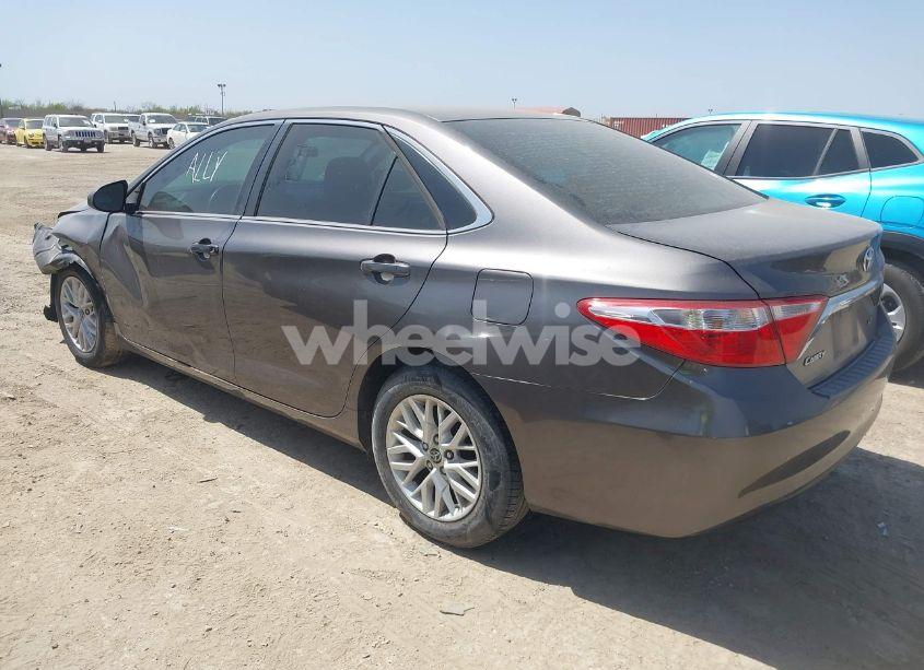 Photo 3 of 2016 Toyota Camry LE (VIN 4T4BF1FK8GR541808)