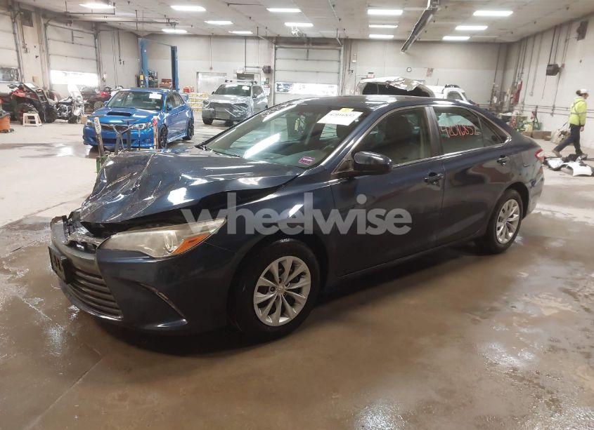 Photo 2 of 2016 Toyota Camry LE (VIN 4T4BF1FK8GR542246)