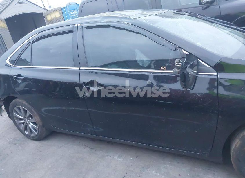 Photo 13 of 2016 Toyota Camry XLE (VIN 4T4BF1FK8GR545468)