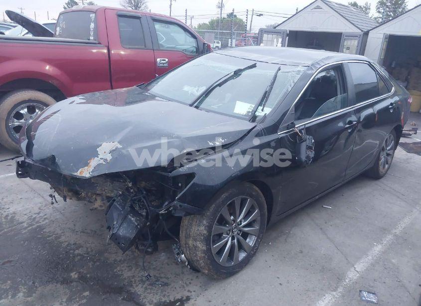 Photo 2 of 2016 Toyota Camry XLE (VIN 4T4BF1FK8GR545468)