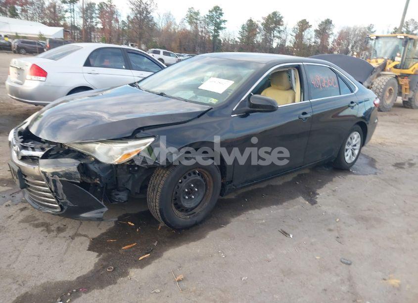 Photo 2 of 2016 Toyota Camry LE (VIN 4T4BF1FK8GR547771)