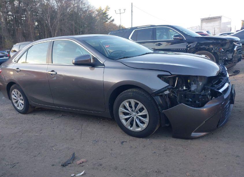 Photo 14 of 2016 Toyota Camry LE (VIN 4T4BF1FK8GR550704)