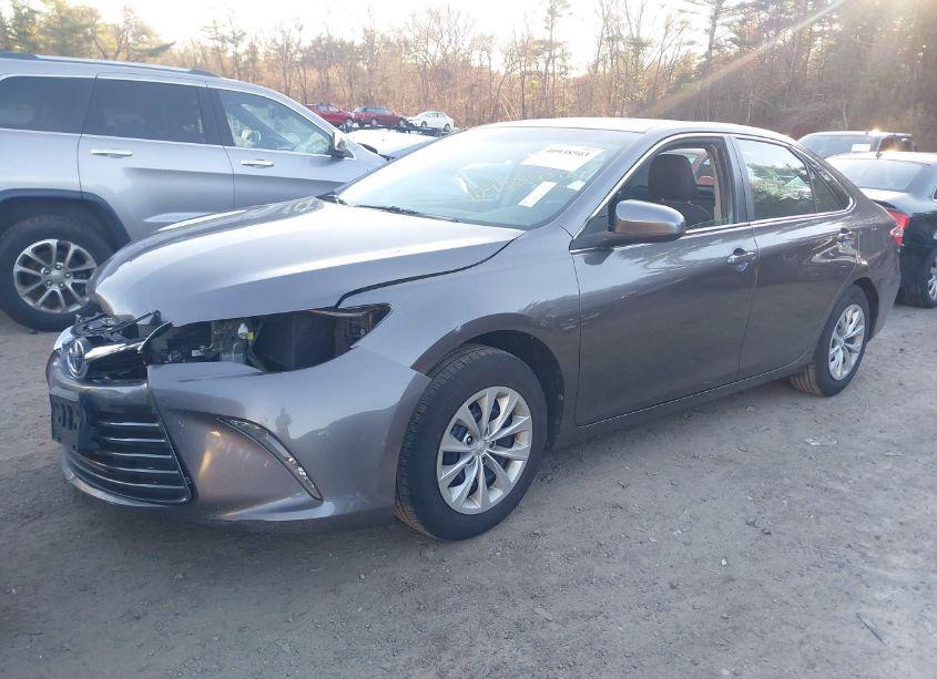 Photo 2 of 2016 Toyota Camry LE (VIN 4T4BF1FK8GR550704)
