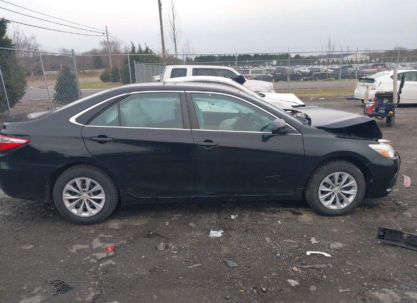 Photo 13 of 2016 Toyota Camry LE (VIN 4T4BF1FK8GR555871)