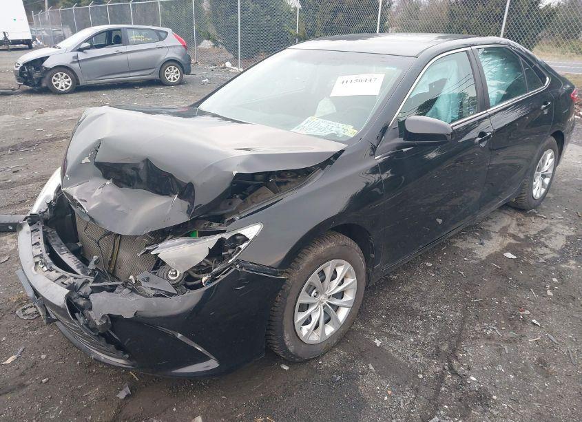 Photo 2 of 2016 Toyota Camry LE (VIN 4T4BF1FK8GR555871)