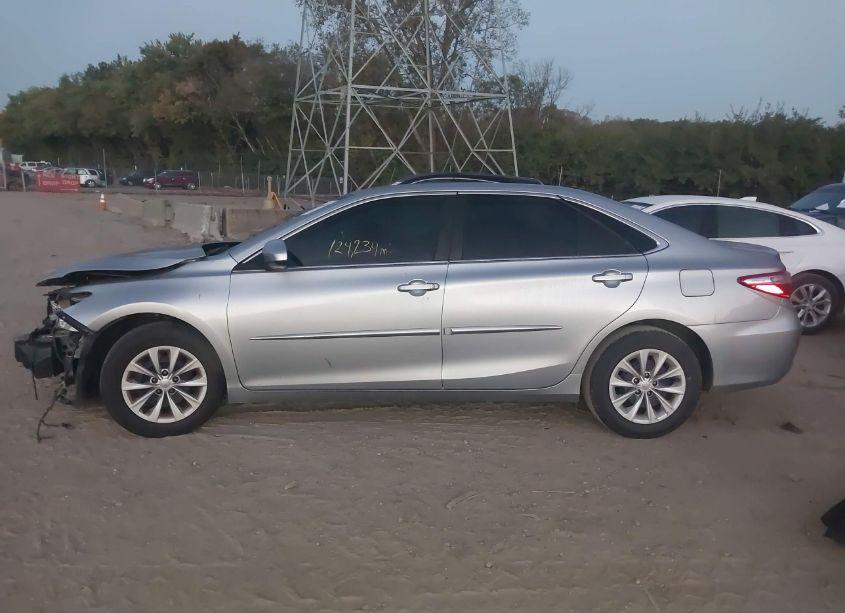 Photo 15 of 2016 Toyota Camry LE (VIN 4T4BF1FK8GR572153)