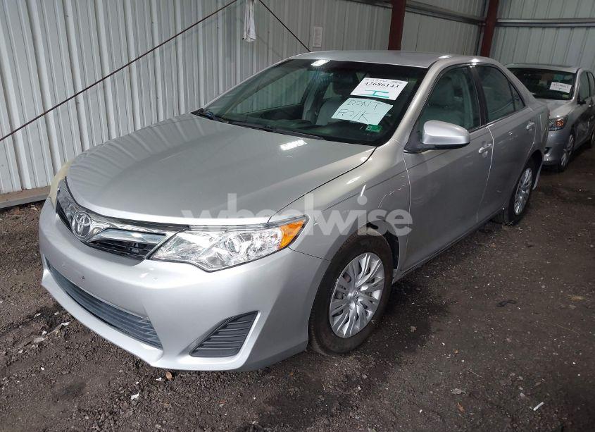 Photo 2 of 2012 Toyota Camry LE (VIN 4T4BF1FK9CR170541)
