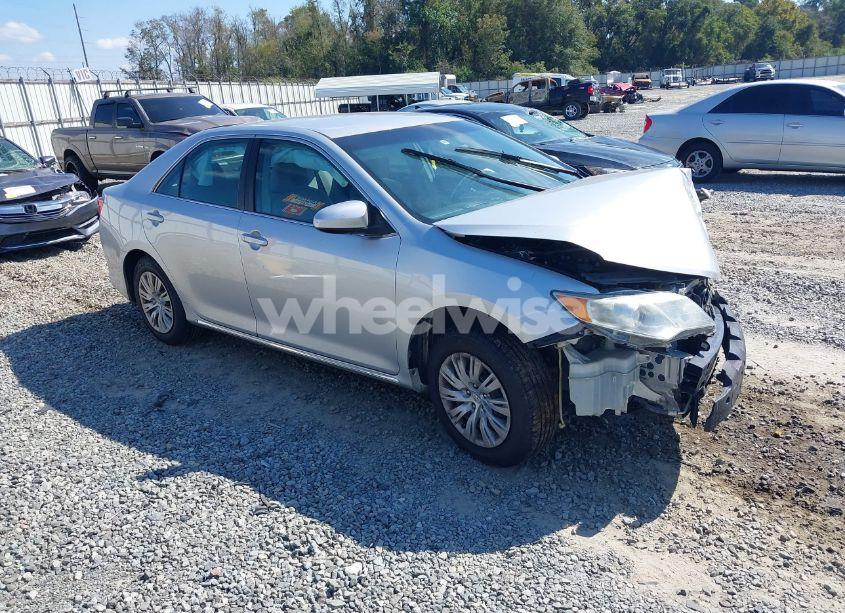 2012 Toyota Camry LE (VIN 4T4BF1FK9CR262149) main photo
