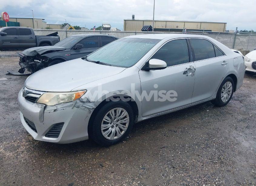 Photo 2 of 2012 Toyota Camry LE (VIN 4T4BF1FK9CR270865)