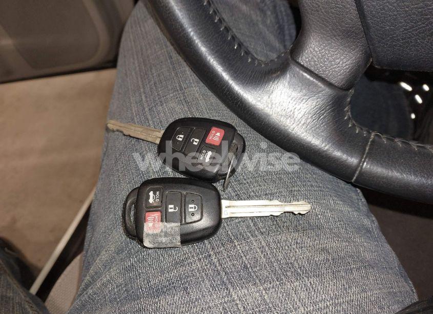 Photo 11 of 2013 Toyota Camry XLE (VIN 4T4BF1FK9DR282970)