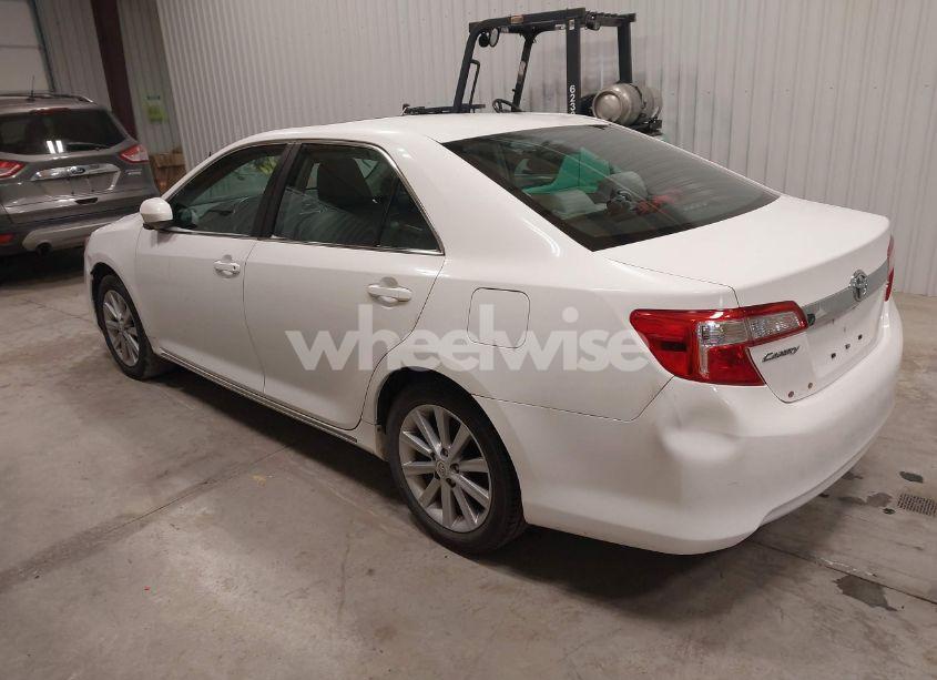 Photo 3 of 2013 Toyota Camry XLE (VIN 4T4BF1FK9DR282970)
