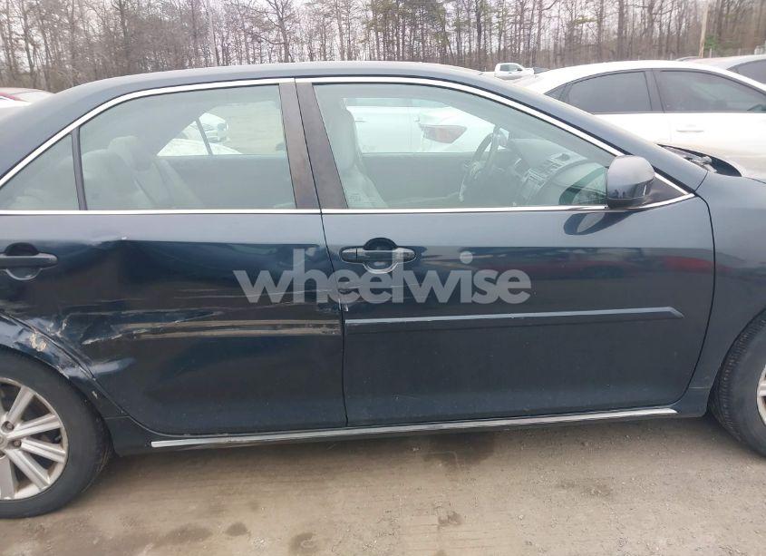 Photo 13 of 2013 Toyota Camry XLE (VIN 4T4BF1FK9DR305079)