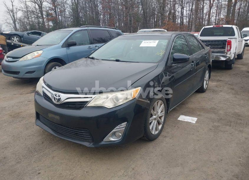 Photo 2 of 2013 Toyota Camry XLE (VIN 4T4BF1FK9DR305079)