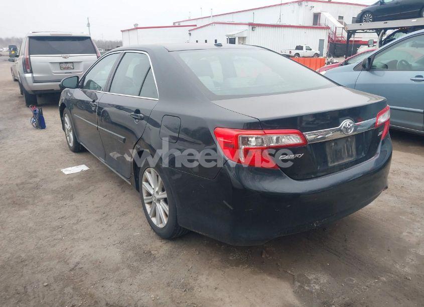 Photo 3 of 2013 Toyota Camry XLE (VIN 4T4BF1FK9DR305079)