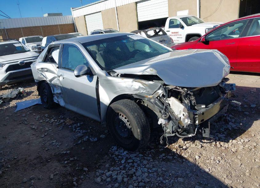 2013 Toyota Camry LE (VIN 4T4BF1FK9DR306331) main photo