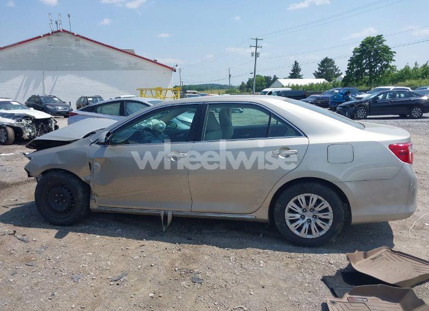 Photo 14 of 2014 Toyota Camry LE (VIN 4T4BF1FK9ER343848)