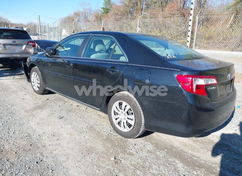 Photo 3 of 2014 Toyota Camry LE (VIN 4T4BF1FK9ER355966)