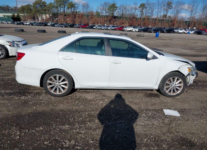 Photo 13 of 2014 Toyota Camry XLE (VIN 4T4BF1FK9ER356132)