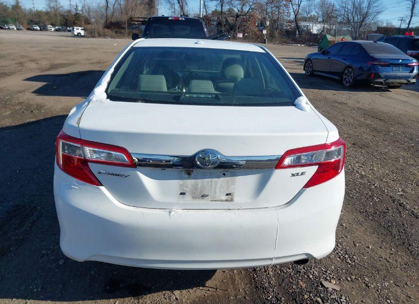 Photo 16 of 2014 Toyota Camry XLE (VIN 4T4BF1FK9ER356132)