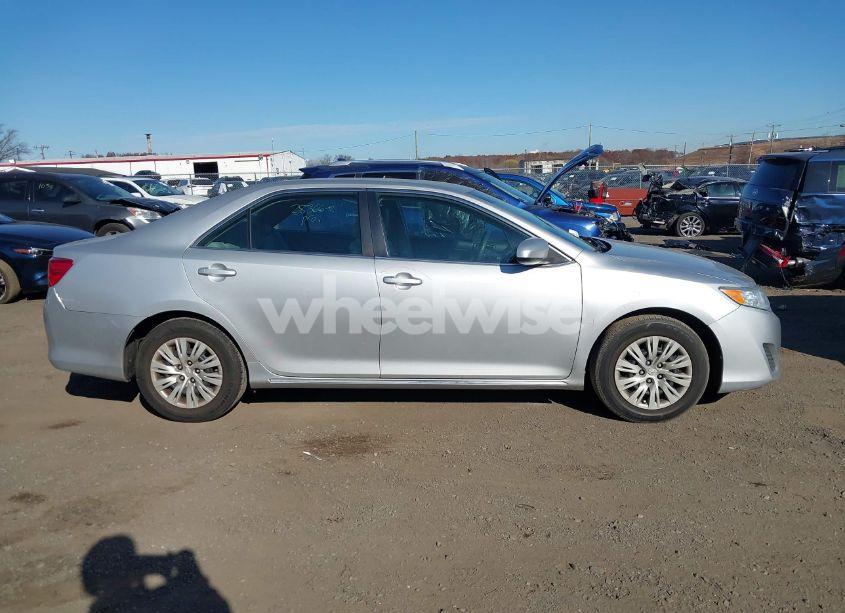 Photo 13 of 2014 Toyota Camry LE (VIN 4T4BF1FK9ER372265)