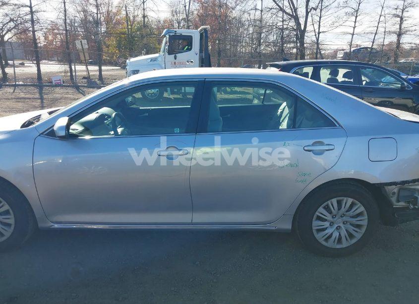 Photo 14 of 2014 Toyota Camry LE (VIN 4T4BF1FK9ER372265)