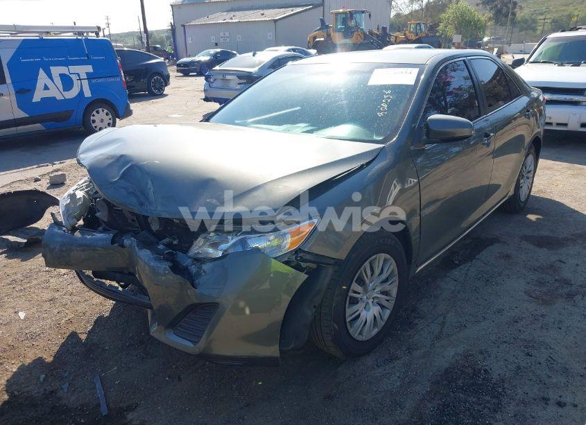 Photo 2 of 2014 Toyota Camry LE (VIN 4T4BF1FK9ER390619)