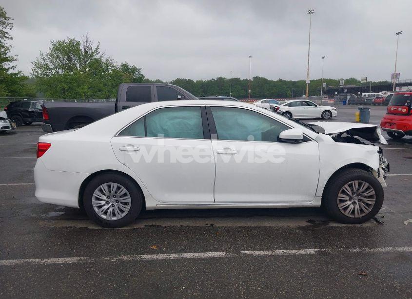 Photo 13 of 2014 Toyota Camry LE (VIN 4T4BF1FK9ER392077)