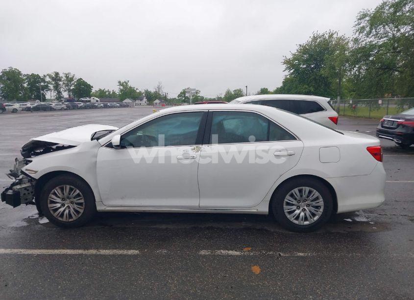 Photo 14 of 2014 Toyota Camry LE (VIN 4T4BF1FK9ER392077)