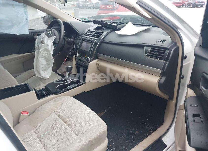 Photo 5 of 2014 Toyota Camry LE (VIN 4T4BF1FK9ER392077)