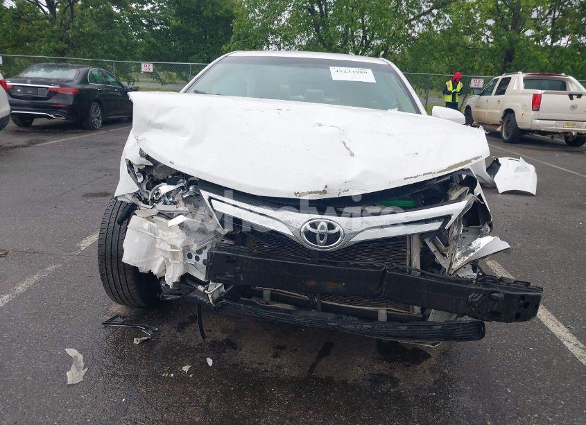 Photo 6 of 2014 Toyota Camry LE (VIN 4T4BF1FK9ER392077)