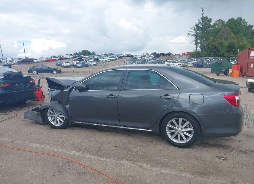 Photo 15 of 2014 Toyota Camry XLE (VIN 4T4BF1FK9ER399112)