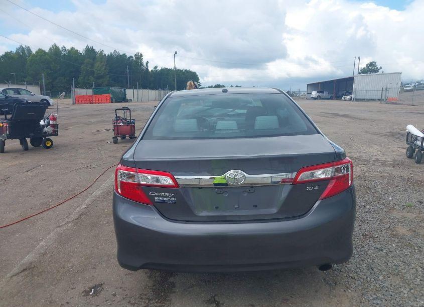 Photo 17 of 2014 Toyota Camry XLE (VIN 4T4BF1FK9ER399112)