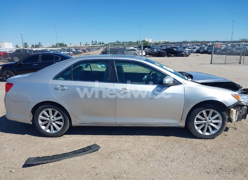 Photo 13 of 2014 Toyota Camry XLE (VIN 4T4BF1FK9ER403580)