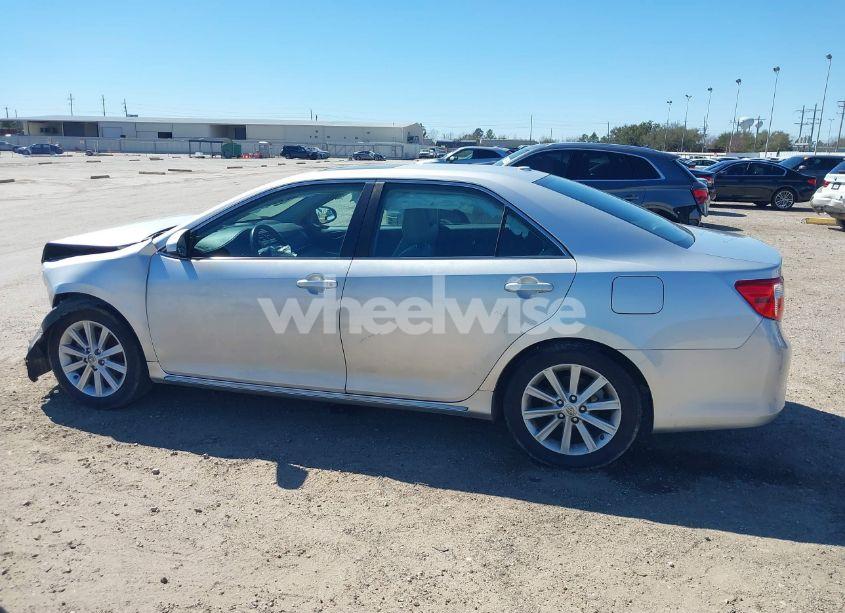 Photo 14 of 2014 Toyota Camry XLE (VIN 4T4BF1FK9ER403580)