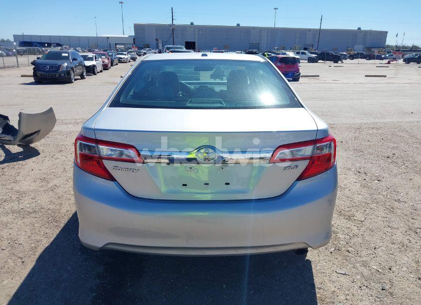 Photo 16 of 2014 Toyota Camry XLE (VIN 4T4BF1FK9ER403580)
