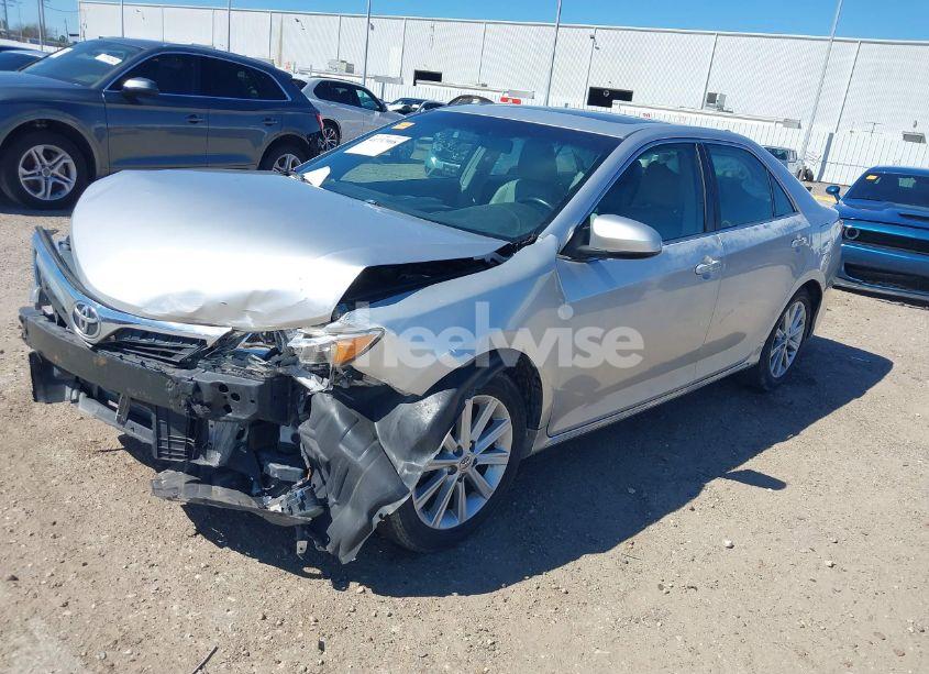 Photo 2 of 2014 Toyota Camry XLE (VIN 4T4BF1FK9ER403580)