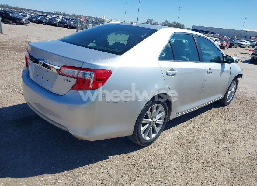 Photo 4 of 2014 Toyota Camry XLE (VIN 4T4BF1FK9ER403580)