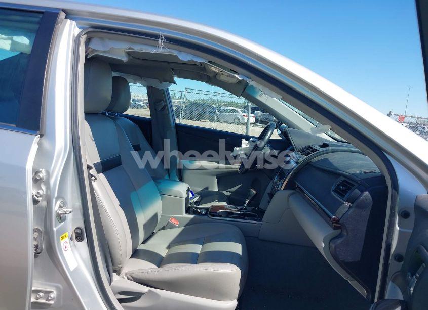 Photo 5 of 2014 Toyota Camry XLE (VIN 4T4BF1FK9ER403580)