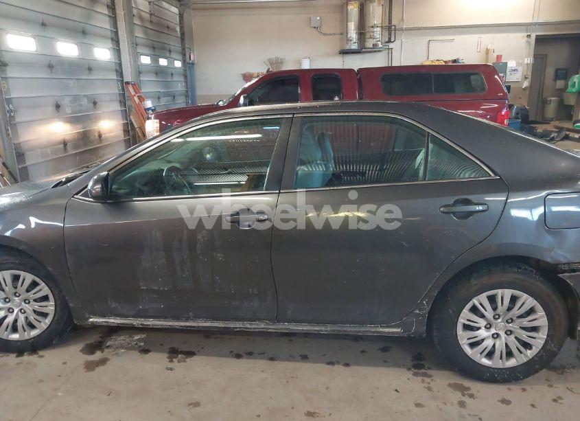 Photo 15 of 2014 Toyota Camry LE (VIN 4T4BF1FK9ER406690)