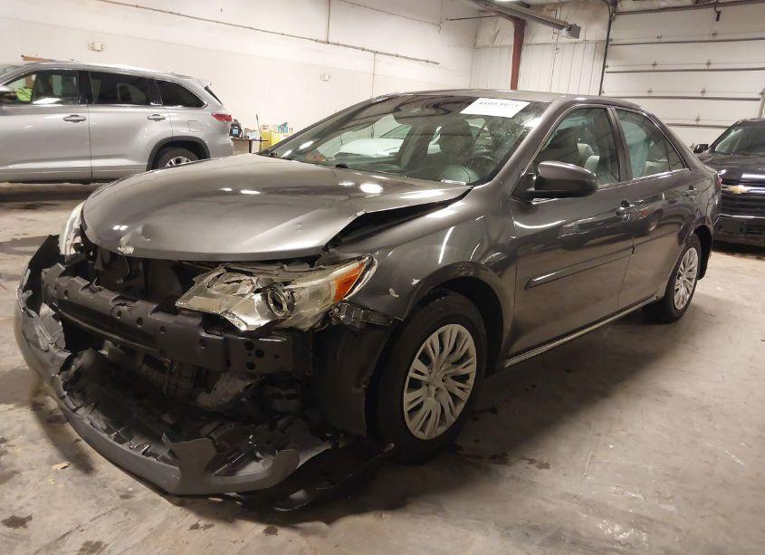 Photo 2 of 2014 Toyota Camry LE (VIN 4T4BF1FK9ER417916)