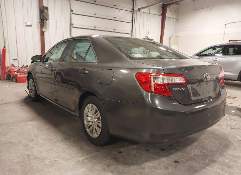 Photo 3 of 2014 Toyota Camry LE (VIN 4T4BF1FK9ER417916)