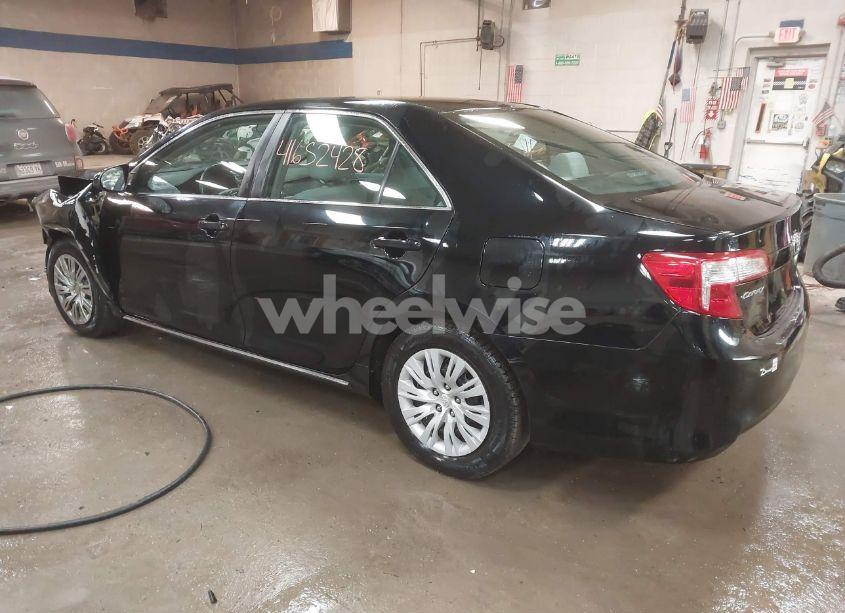 Photo 3 of 2014 Toyota Camry LE (VIN 4T4BF1FK9ER417995)