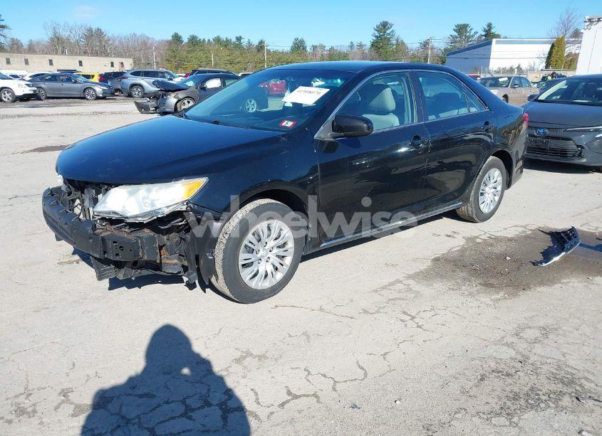 Photo 2 of 2014 Toyota Camry LE (VIN 4T4BF1FK9ER442721)