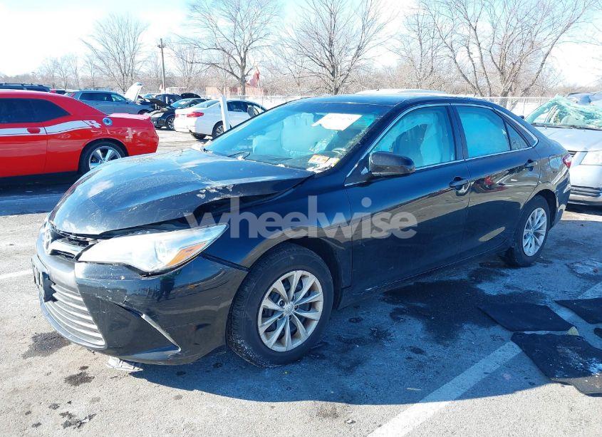 Photo 2 of 2015 Toyota Camry LE (VIN 4T4BF1FK9FR455485)