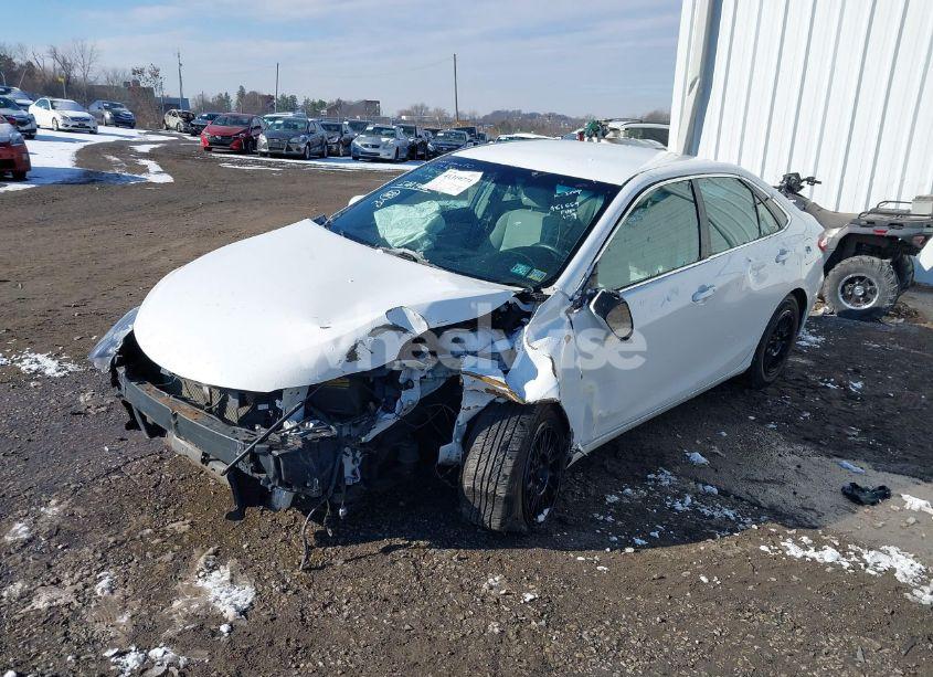 Photo 2 of 2015 Toyota Camry LE (VIN 4T4BF1FK9FR461559)