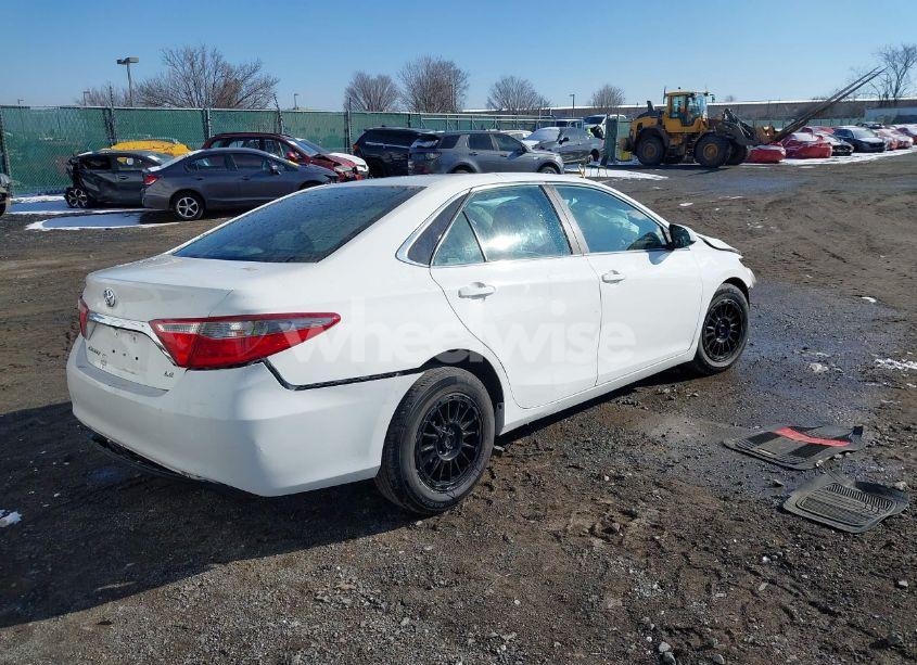 Photo 4 of 2015 Toyota Camry LE (VIN 4T4BF1FK9FR461559)