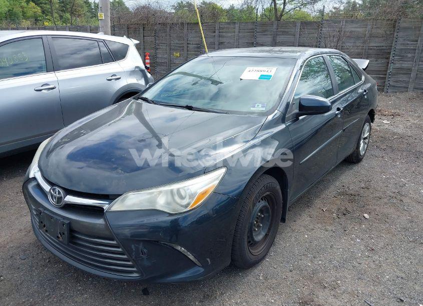 Photo 2 of 2015 Toyota Camry LE (VIN 4T4BF1FK9FR462131)