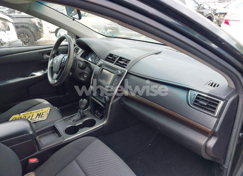 Photo 5 of 2015 Toyota Camry LE (VIN 4T4BF1FK9FR462131)