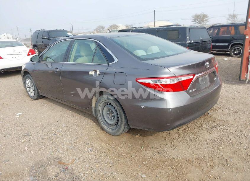 Photo 3 of 2015 Toyota Camry LE (VIN 4T4BF1FK9FR480225)