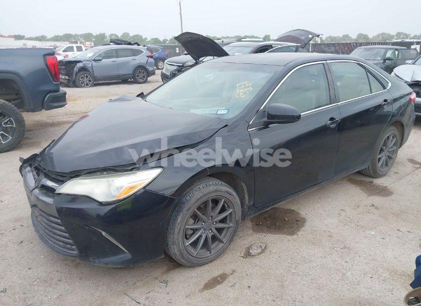 Photo 2 of 2015 Toyota Camry XLE (VIN 4T4BF1FK9FR482508)